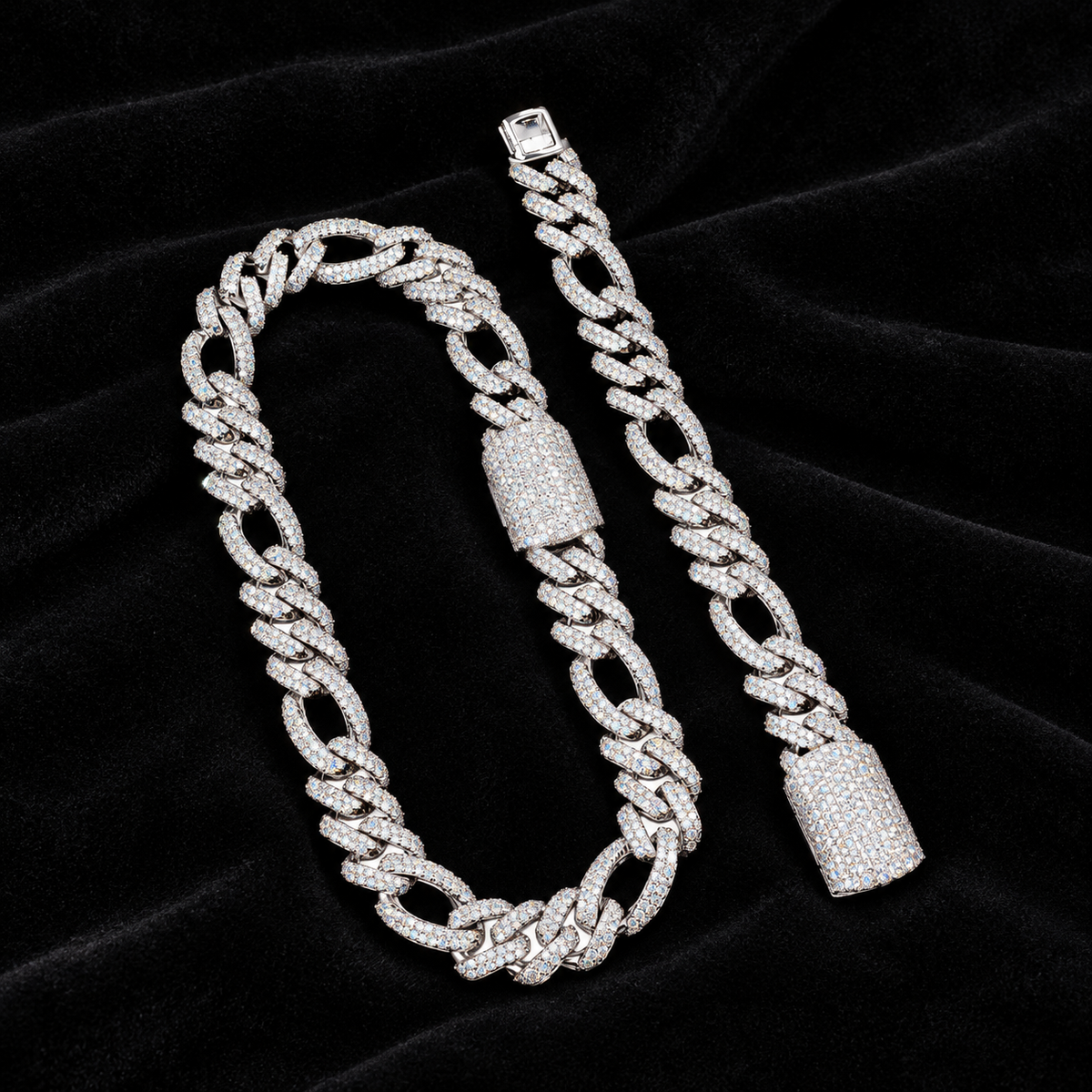 18mm Figaro Bracelet on black velvet
