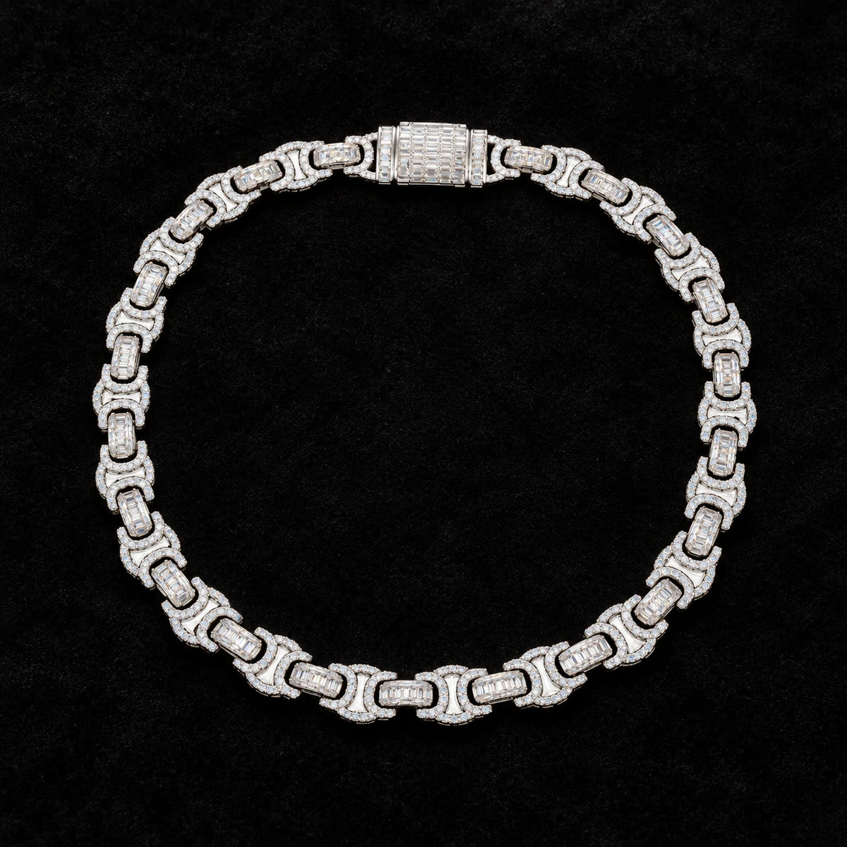 10mm Baguette Byzantine Chain on a black background