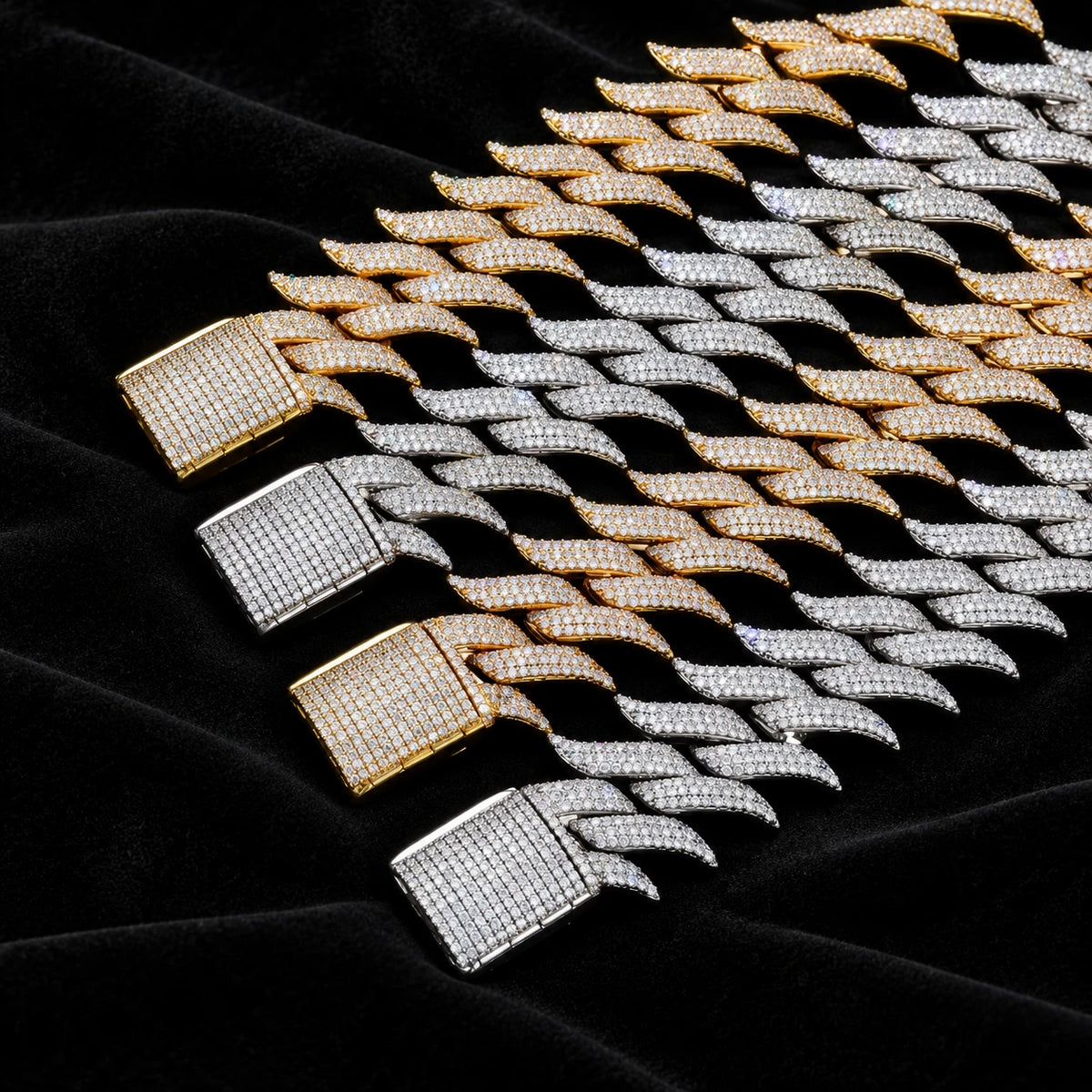 30mm Spiked Cuban Chain — original supplier view of the setting, clasp or available finishes