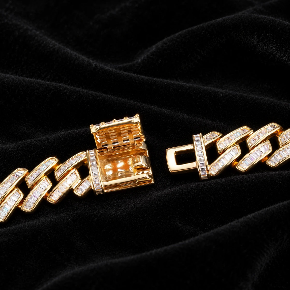 Prong Baguette Cuban Chain — original supplier view of the setting, clasp or available finishes