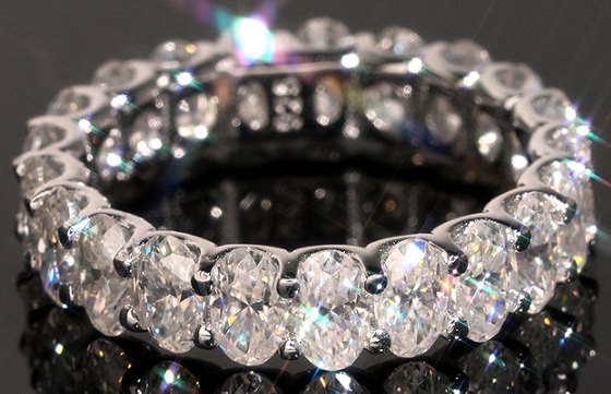 Oval-Setting Moissanite Band — photo 1