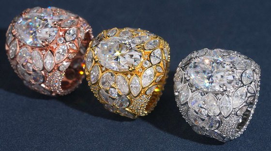 Petal-Setting Moissanite Ring — photo 1