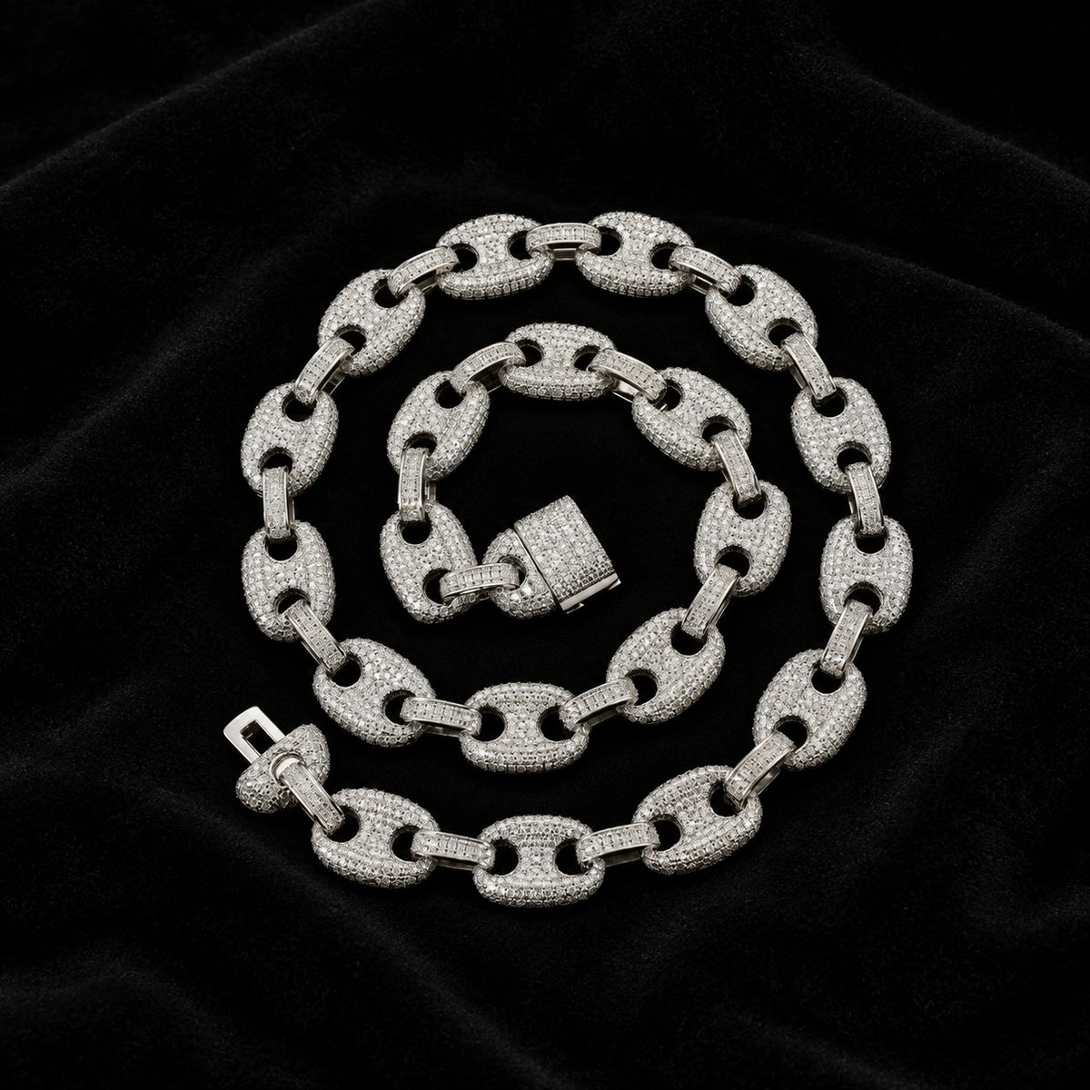 12mm Mariner Link Chain on a black background