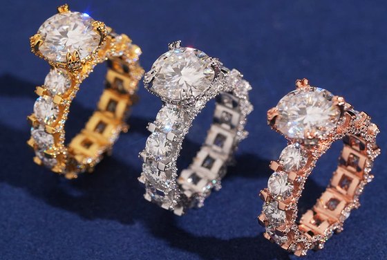 Round Center Halo-Band Moissanite Ring — photo 1