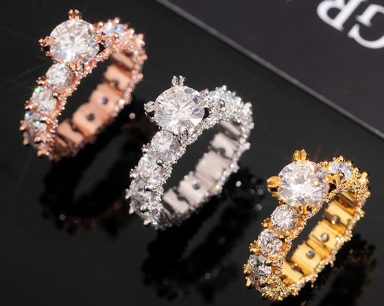 Round Halo Moissanite Ring — photo 1